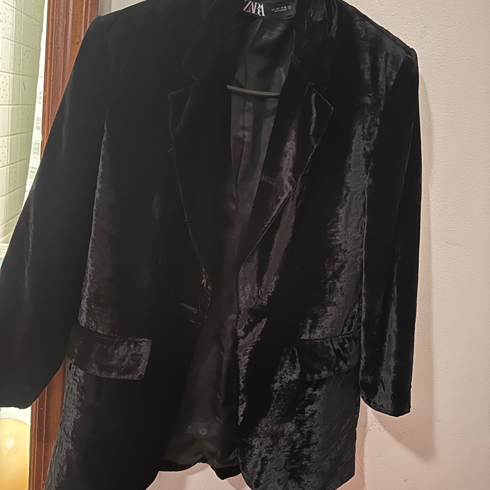 Zara Black Velvet Blazer Jacket